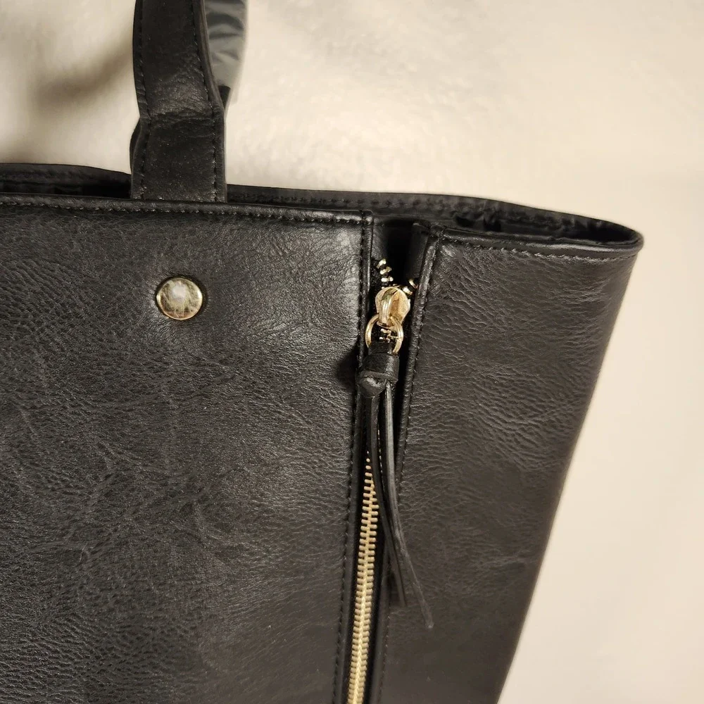New Neiman Marcus Purse Black Vegan Leather Bucket Bag Tote Zippers Minimalist